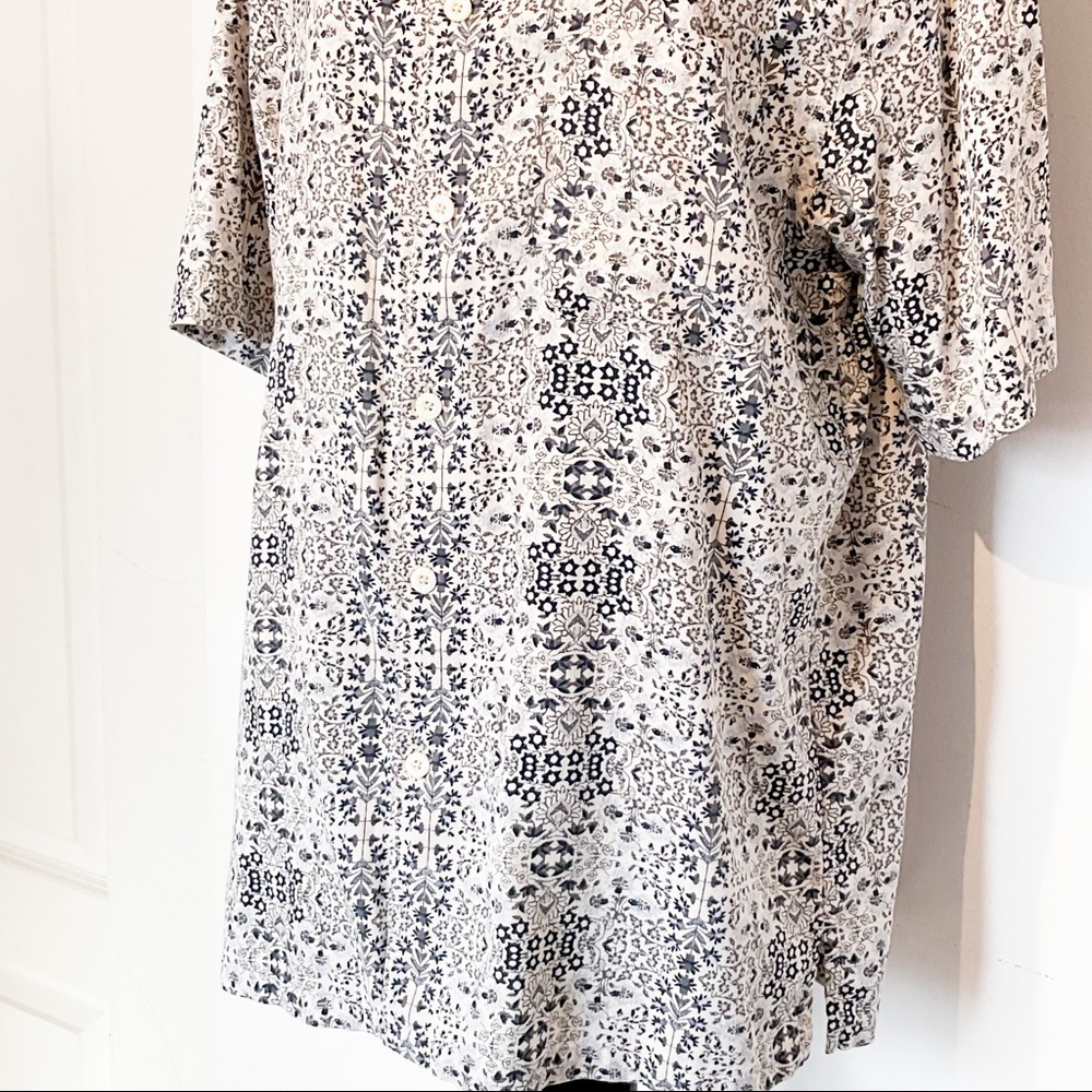 Vintage Silk Shirt Blue White Floral Print Short Sleeve Medium - Picture 8 of 9